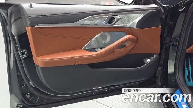 BMW 8 Series G15 — Фото автомобиля 24