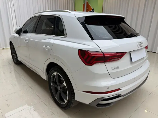 Audi Q3 — Фото автомобиля 14