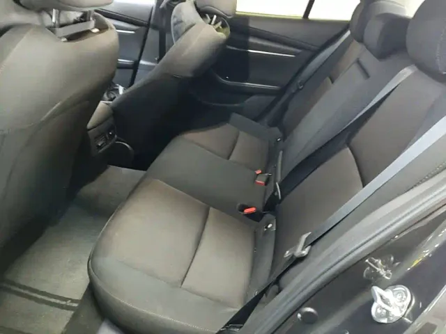 Mazda Axela — Фото автомобиля 16
