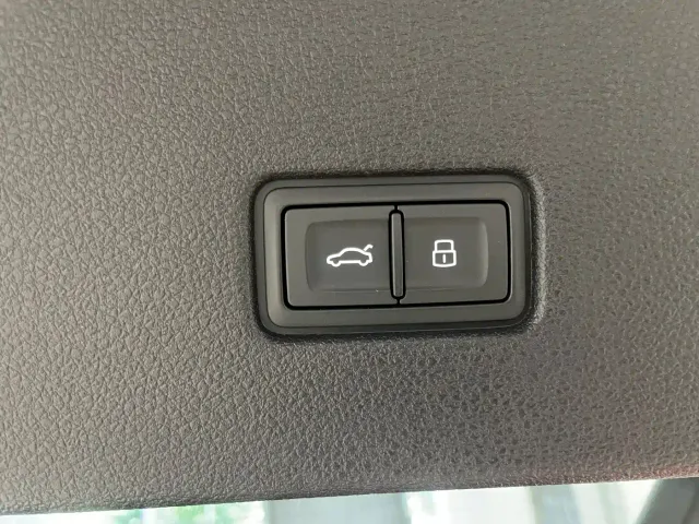 Audi Audi Q8 2023 55 TFSI Luxury Sport — Фото автомобиля 28
