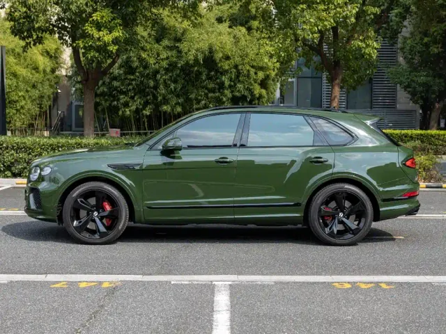 Bentley Bentayga — Фото автомобиля 7