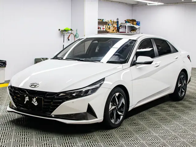 Фотография автомобиля — Hyundai Elantra