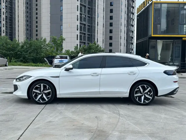 Volkswagen Lamando — Фото автомобиля 7