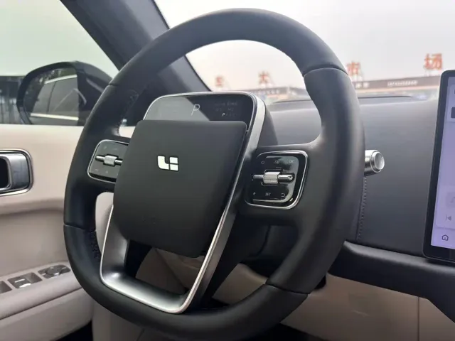 Li Auto L7 — Фото автомобиля 7
