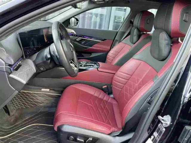 BMW 5 Series — Фото автомобиля 3