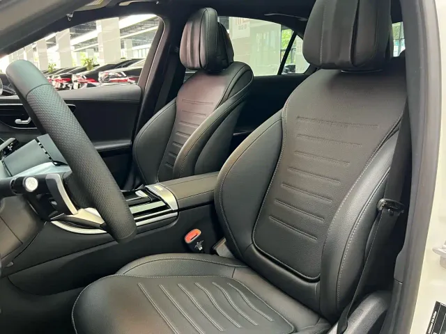 Mercedes-Benz C-Class — Фото автомобиля 9