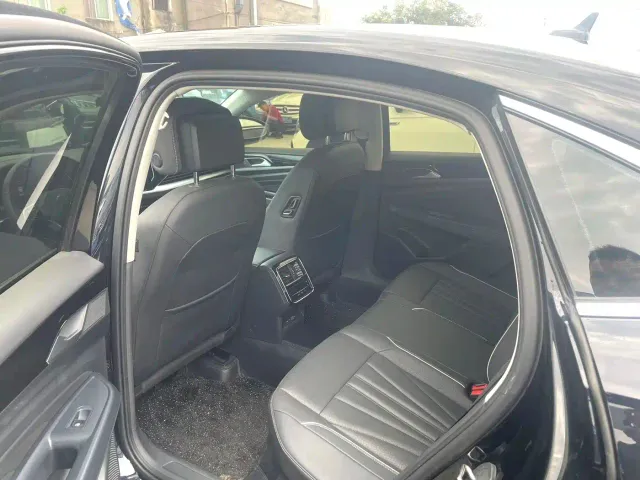 Volkswagen Passat — Фото автомобиля 4