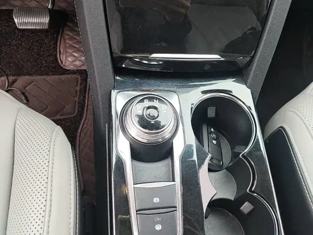 Ford Escape — Фото автомобиля 13