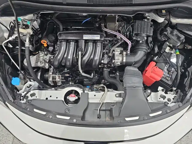 Honda Fit — Фото автомобиля 10