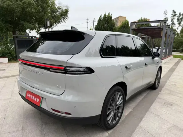 Leapmotor C10 — Фото автомобиля 6