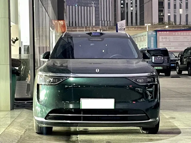 Aito M8 — Фото автомобиля 2