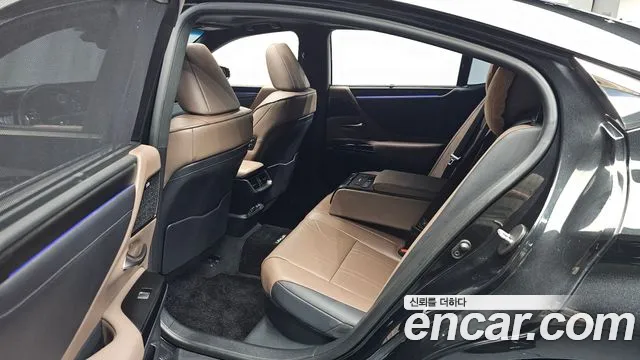 Lexus ES 7th Gen — Фото автомобиля 18
