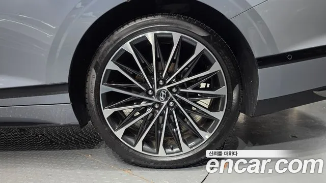 Hyundai Grandeur GN7 — Фото автомобиля 6