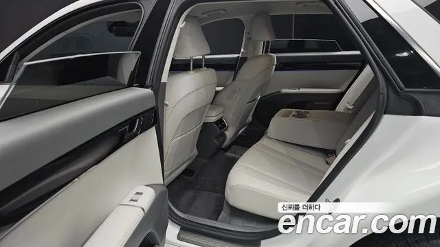 Hyundai Grandeur Grandeur (GN7) 2.5 Бензин 2WD — Фото автомобиля 6