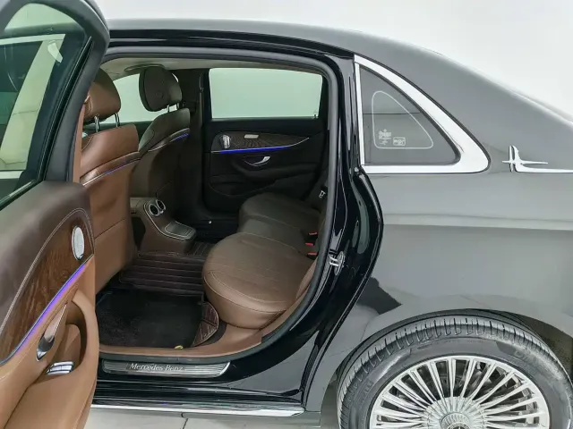 Mercedes-Benz E-Class — Фото автомобиля 12