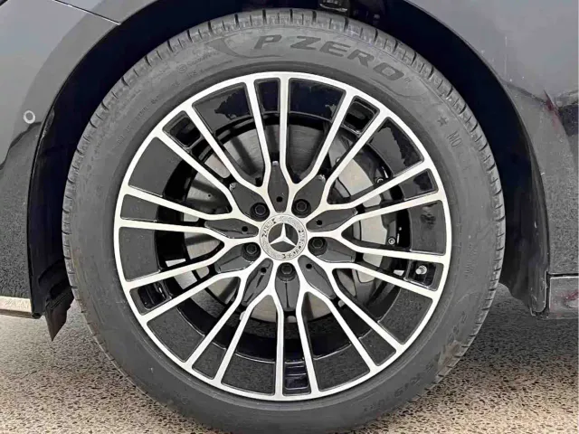 Mercedes-Benz E-Class — Фото автомобиля 8