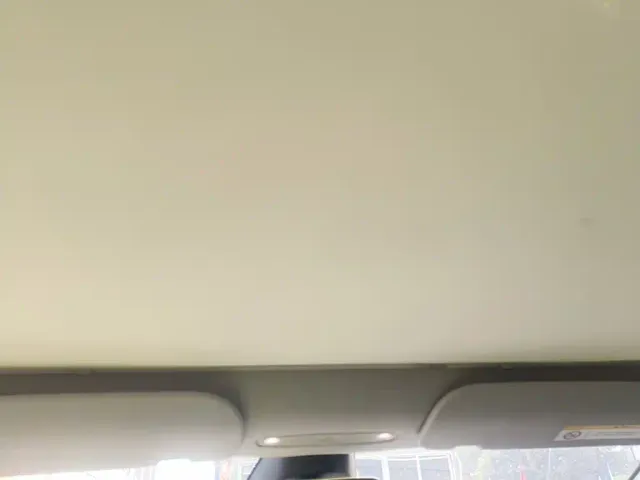 Tesla Model 3 — Фото автомобиля 17