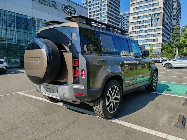 Land Rover Defender — Фото автомобиля 5