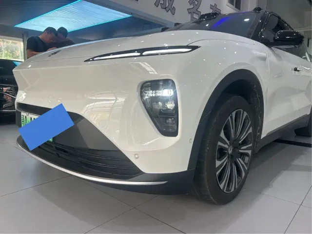 Nio ES8 — Фото автомобиля 2