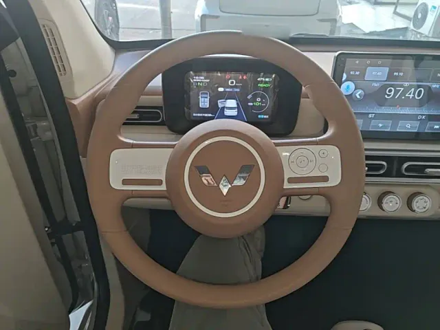 Wuling Hongguang Mini EV — Фото автомобиля 10