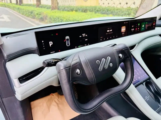 IM Motors LS6 — Фото автомобиля 12