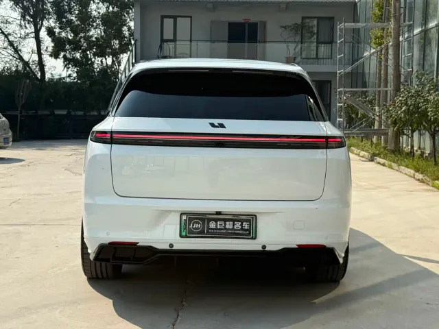 Li Auto L7 — Фото автомобиля 18