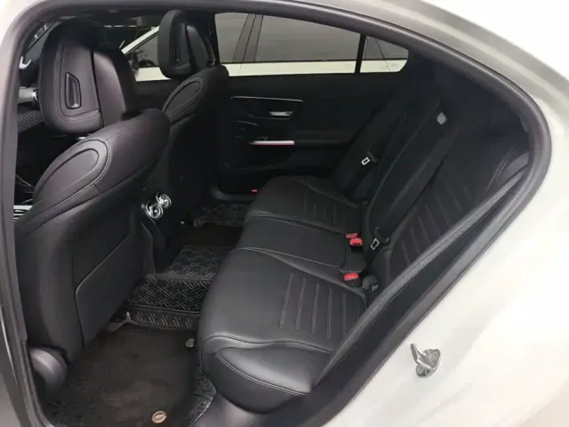 Mercedes-Benz C-Class — Фото автомобиля 16