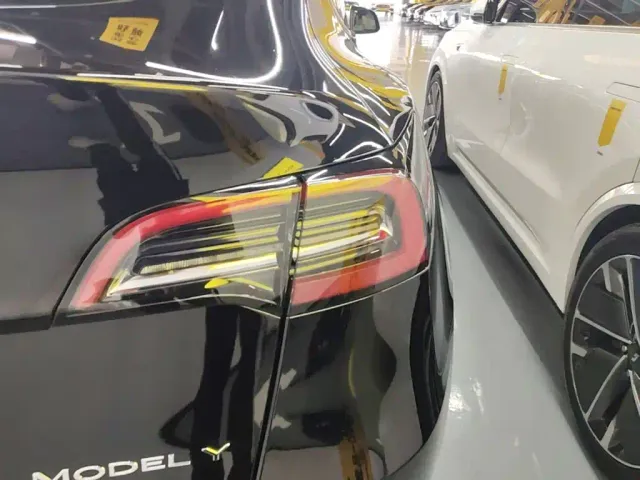 Tesla Model Y — Фото автомобиля 7