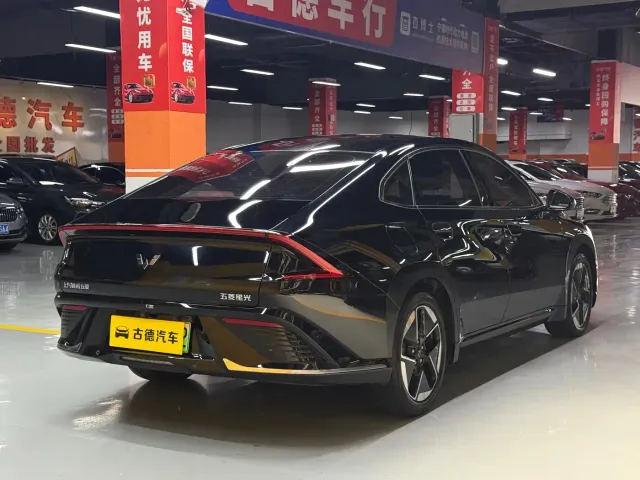 Wuling Starlight — Фото автомобиля 5