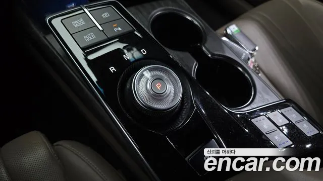 Kia K8 Hybrid — Фото автомобиля 12