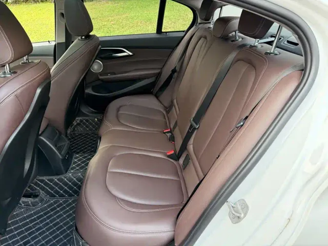 BMW 1 Series — Фото автомобиля 12