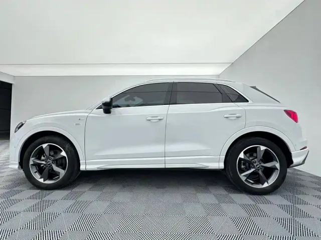 Audi Q3 — Фото автомобиля 10
