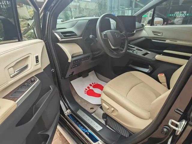 Toyota Granvia — Фото автомобиля 14