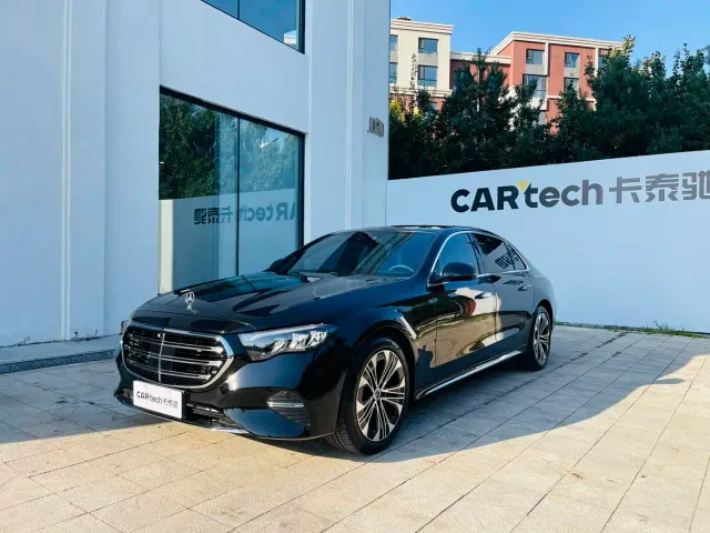 Фотография автомобиля — Mercedes-Benz E-Class