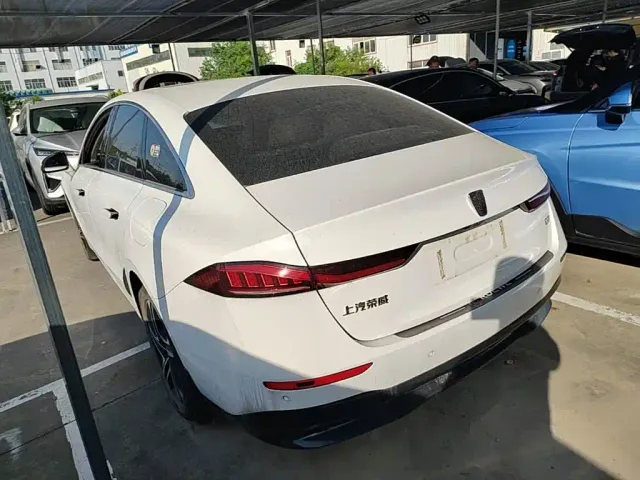 Roewe D7 — Фото автомобиля 4