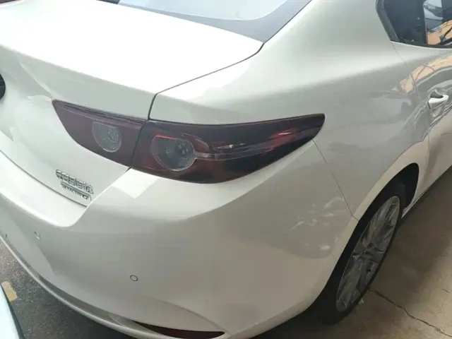 Mazda Axela — Фото автомобиля 7