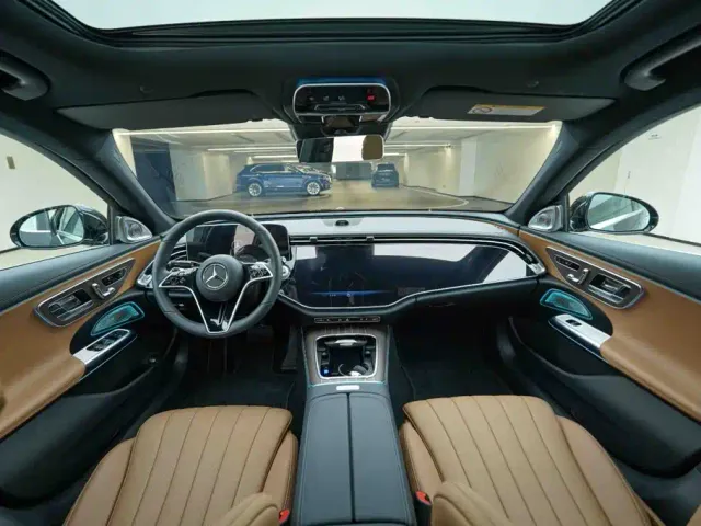 Mercedes-Benz E-Class — Фото автомобиля 18