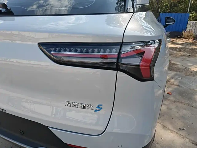Wuling Starlight S — Фото автомобиля 7