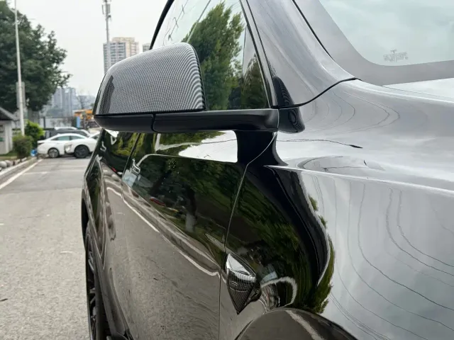 Tesla Model Y — Фото автомобиля 10