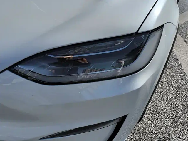 Tesla Model X — Фото автомобиля 5