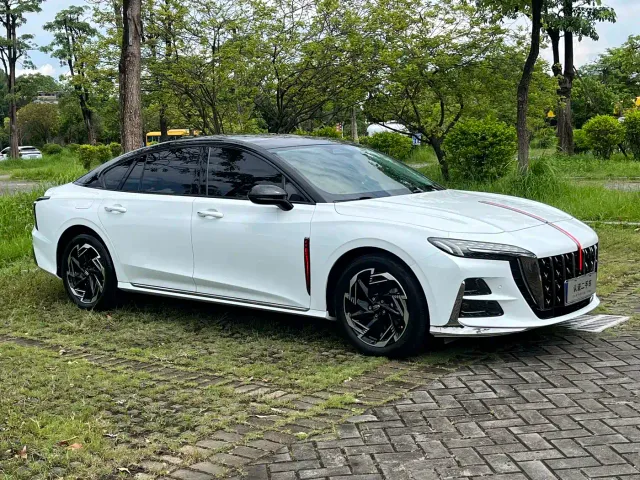 Hongqi H6 — Фото автомобиля 3