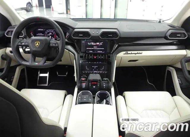 Lamborghini Urus — Фото автомобиля 4