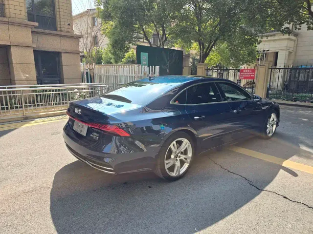 Audi A7L — Фото автомобиля 13