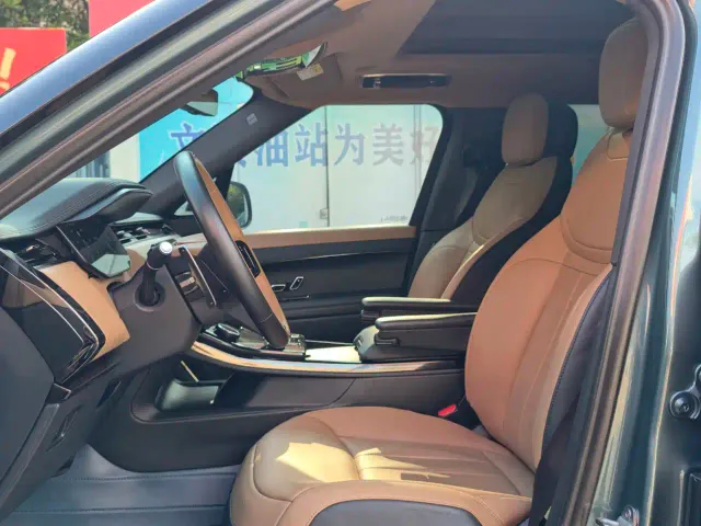 Land Rover Range Rover Sport — Фото автомобиля 5