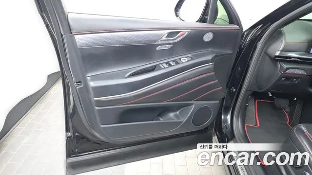 Genesis GV80 — Фото автомобиля 22