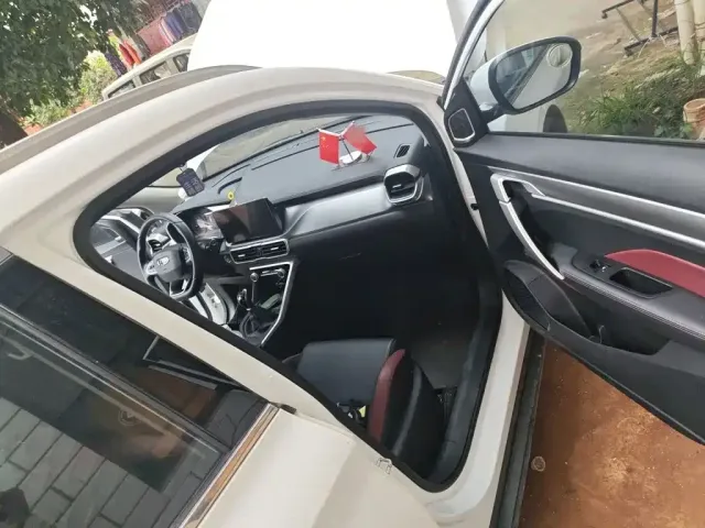 Geely Binyue — Фото автомобиля 16