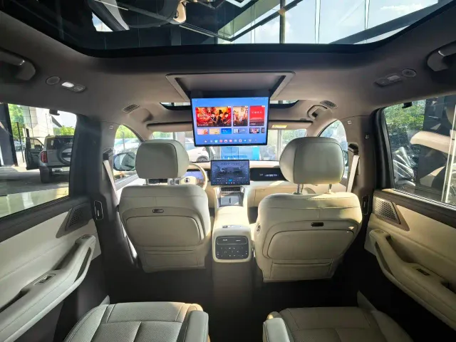 Denza N8L — Фото автомобиля 10