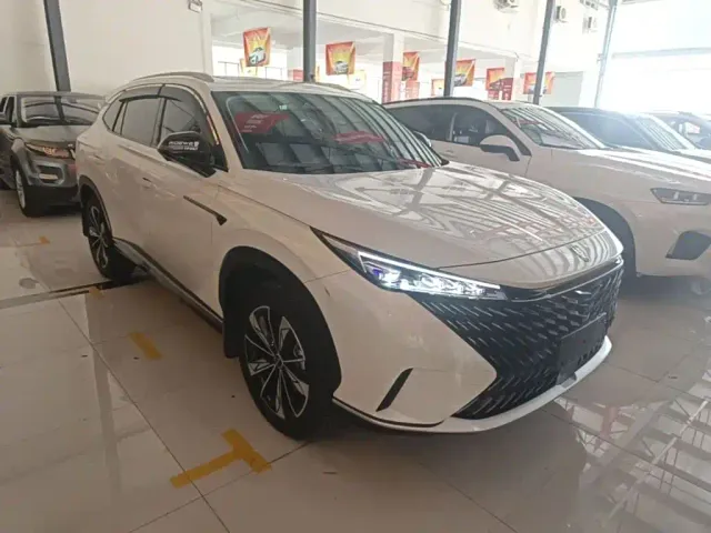 Roewe RX5 — Фото автомобиля 3