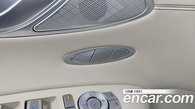 Genesis GV70 — Фото автомобиля 27
