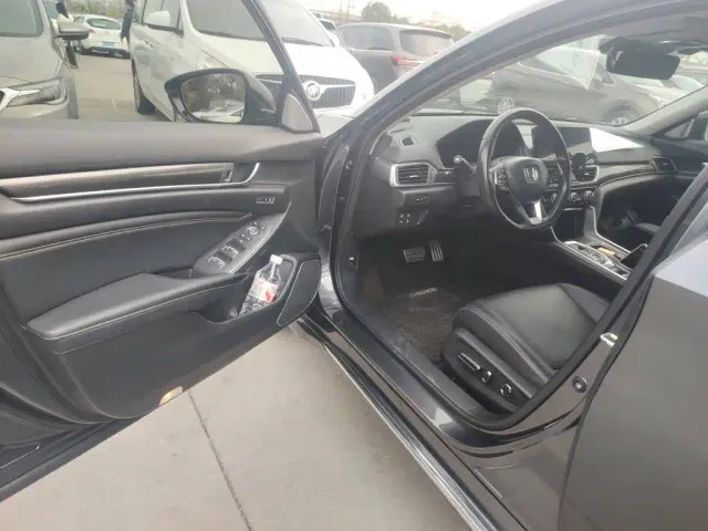 Honda Accord — Фото автомобиля 12